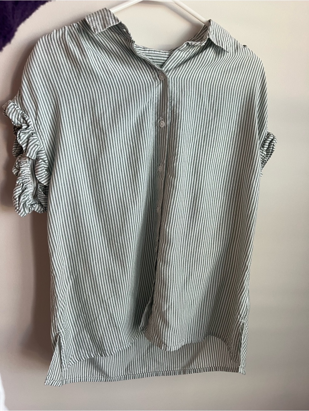 Women's lola river Light Green Striped Button-Down Ruffle Sleeve Shirt